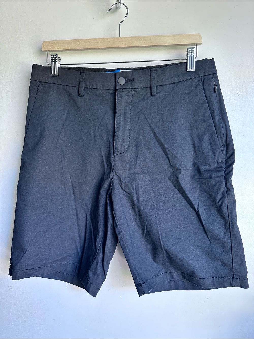 Old Navy Men’s Navy Flat-Front Casual Shorts